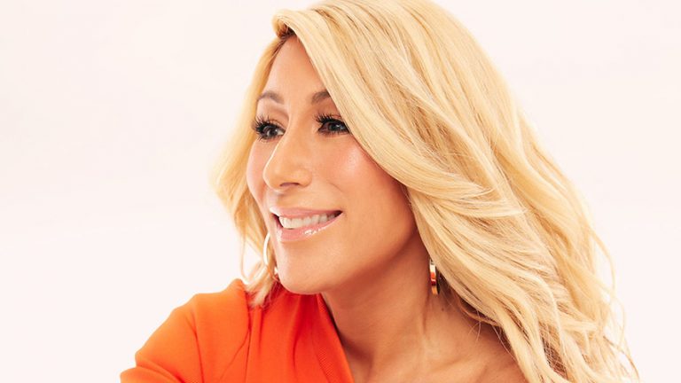 Does QVC Queen Lori Greiner wear a wig or not?
