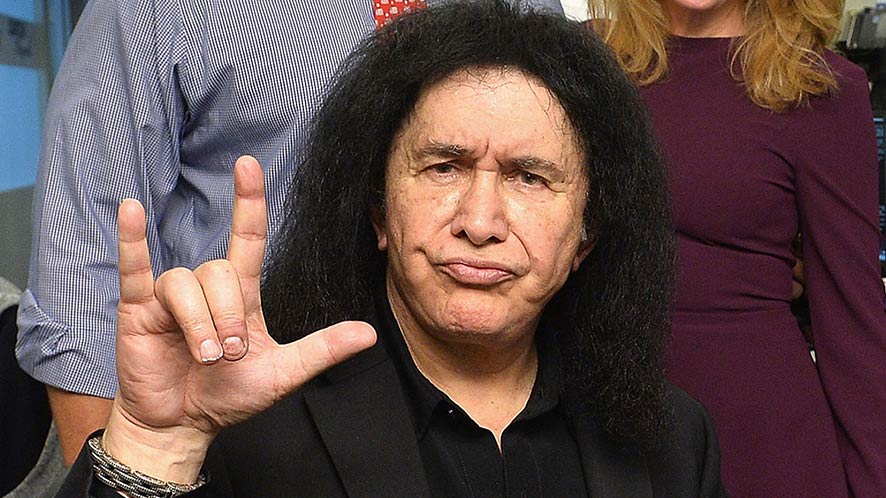 Are Kiss Icon Gene Simmons Hairs Real or Fake (3)
