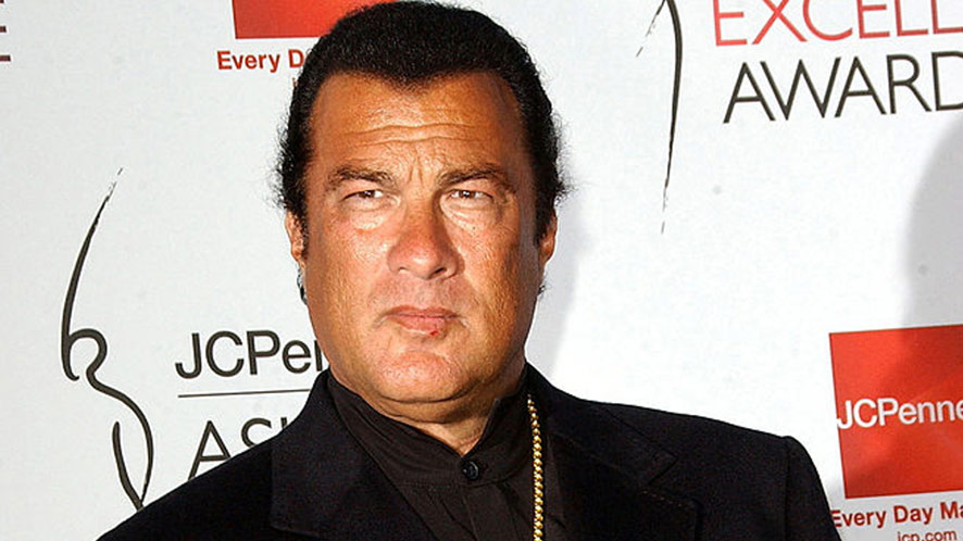 Does Martial Arts Prowess Steven Seagal Wear a Wig (4)