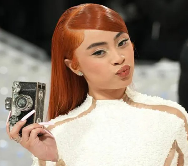 4.Ginger Orange Wig with Bangs