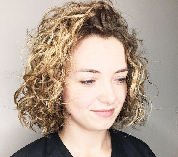 11-30 Best Haircuts and Hairstyles for Short Wavy Hair